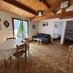 Hébergement de vacances Maison Avec Jardin, à 300m De La Plage, 2 Chambres, 4 Couchages, Terrasse Et Barbecue - Fr-1-224b-158 *