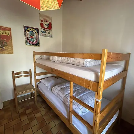 Hébergement de vacances Maison Avec Jardin, à 300m De La Plage, 2 Chambres, 4 Couchages, Terrasse Et Barbecue - Fr-1-224b-158