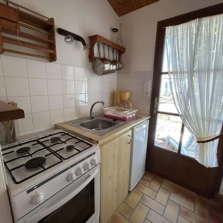 Maison Avec Jardin, à 300m De La Plage, 2 Chambres, 4 Couchages, Terrasse Et Barbecue - Fr-1-224b-158 Hébergement de vacances *