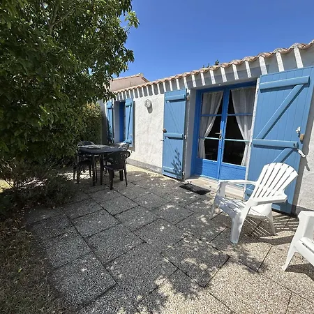 펜션 Maison Avec Jardin, A 300m De La Plage, 2 Chambres, 4 Couchages, Terrasse Et Barbecue - Fr-1-224b-158 누아르무티에 앙 릴