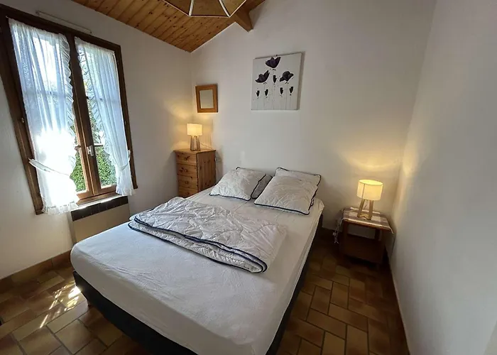 Maison Avec Jardin, A 300m De La Plage, 2 Chambres, 4 Couchages, Terrasse Et Barbecue - Fr-1-224b-158 בית נופש